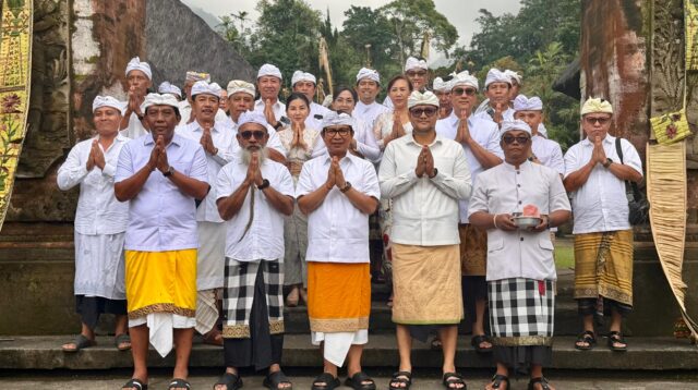 Bhakti Penganyaran Pemkab Badung di Pura Luhur Batukau