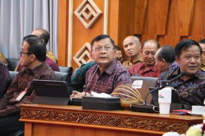 Gubernur Koster Apresiasi Festival Kecamatan Buleleng, Ajak Kepala Daerah Komitmen Tingkatkan Pertumbuhan Ekonomi Bali