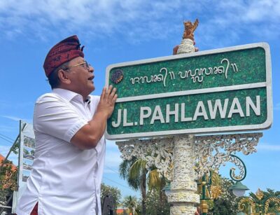 Sampah Plastik Disulap Jadi Infrastruktur Kota, Buleleng Mulai Pasang Plang Jalan Ramah Lingkungan