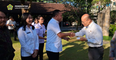 Bupati Mahayastra Lepas Penerima Bantuan Pendidikan dan Pelatihan Berbasis Kompetensi