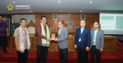 Wakil Bupati Gianyar Terima Studi Kunjungan Pengelolaan Sampah Delegasi Pemerintah Kamboja