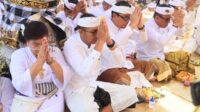 Wali Kota Jaya Negara Hadiri Bhakti Pujawali di Pura Sakenan