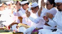 Pemkot Denpasar Ngaturang Bhakti Pujawali di Pura Pengubengan Besakih