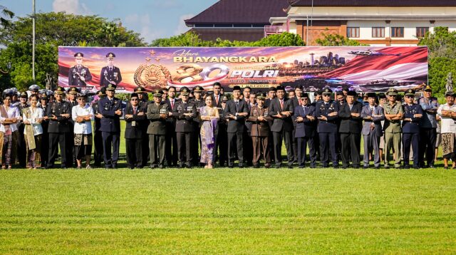1782878981 Sekda Badung dan Ketua DPRD Ikuti Apel HUT Ke-80 Bhayangkara