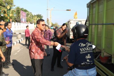 Bupati Sutjidra Ajak Masyarakat Semarakkan HUT ke-81 Kemerdekaan RI dengan Kibarkan Bendera Merah Putih