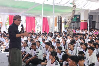 Jadi Narasumber MPLS SMK PGRI 3 Denpasar, Sekda Eddy Tekankan Bijak Bermedia Sosial