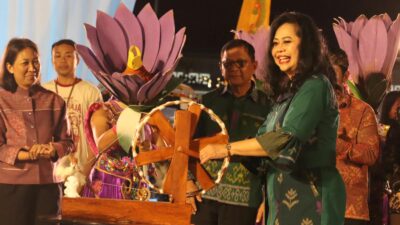 Wastra Tunjung Ungu Resmi Diluncurkan: Ikon Baru Tenun Endek Buleleng Bertransformasi Menuju Tren Modern