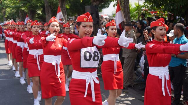 Rebut Hadiah Rp82,5 Juta, 32 Regu Dewasa Putri Meriahkan Gerak Jalan 17 Kilometer