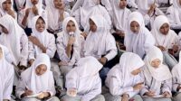 Nyaris putus sekolah, Anna kini mengejar bangku kuliah