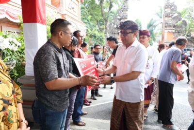 Wali Kota Jaya Negara Serahkan Bantuan Pascabencana kepada 70 Warga Terdampak
