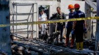 Tinjau Langsung Korban Kebakaran di Tejakula, Wabup Supriatna Tekankan Kewaspadaan