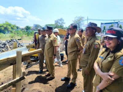 Bupati Buleleng dan Wabup Buleleng Tinjau Progres Jembatan Menuju Integrated Farming Banyuasri