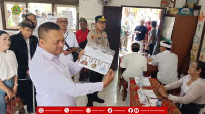 Bupati Mahayastra Tinjau Sejumlah TPS Pilkel Serentak Gianyar 2026
