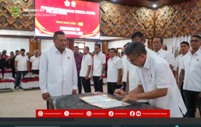 Pelantikan Pengurus KONI Gianyar, Bupati Mahayastra Tekankan Kompetisi Berjenjang