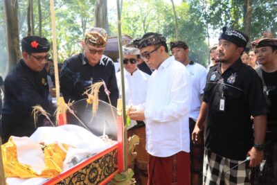 Wali Kota Jaya Negara Hadiri Puncak Karya Atiwa-Tiwa Desa Adat Kesiman