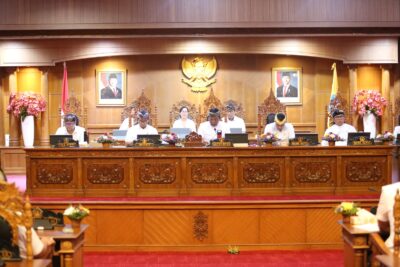 Ketua DPRD Badung Anom Gumanti Pimpin Rapat Paripurna