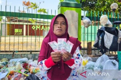 Pedagang sayur Blora mengaku terima tiga lembar uang diduga palsu