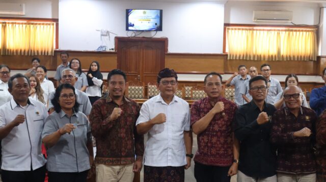 36_buka-okk-pwi-bupati-sutjidra-minta-wartawan-buleleng-terus-tingkatkan-kompetensi-di-era-digital_2026-10-15-12-32-21 Buka OKK PWI, Bupati Sutjidra Minta Wartawan Buleleng Terus Tingkatkan Kompetensi di Era Digital