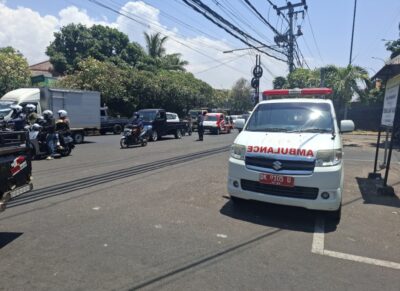 Antisipasi Warga Pingsan Antre BBM, Pemkab Buleleng Siagakan Ambulans di SPBU