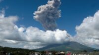 AFP_20261030_D4VU7CU_v1_MidRes_PhilippinesVolcano Otoritas Filipina peringatkan bahaya penerbangan dekat Gunung Mayon
