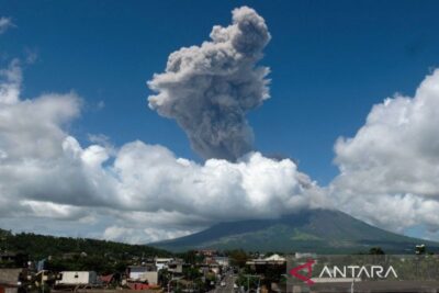 Otoritas Filipina peringatkan bahaya penerbangan dekat Gunung Mayon