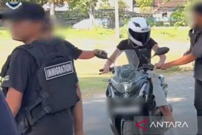 Imigrasi Denpasar Bali buru WNA jadi pelatih bule kendarai motor