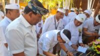 Ketua DPRD Badung Hadiri dan Ngupasaksi Upacara Melaspas di Pura Dalem Kahyangan Tuban