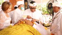 Wali Kota Jaya Negara Ngayah Nyangging Serangkaian Metatah Massal PHDI Denpasar