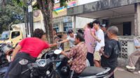 Di Tengah Antrean BBM, Pemkab Buleleng bersama Masyarakat Hadirkan Kepedulian Lewat Donasi Air Mineral