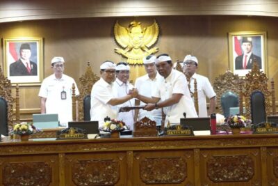 Sampaikan PU Fraksi Perubahan APBD 2026, DPRD Badung Gelar Rapat Paripurna